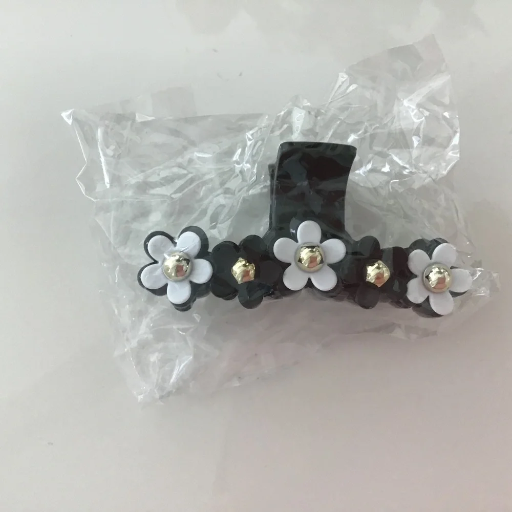 - Fashion Luxury Hair crab clip 9 cm.